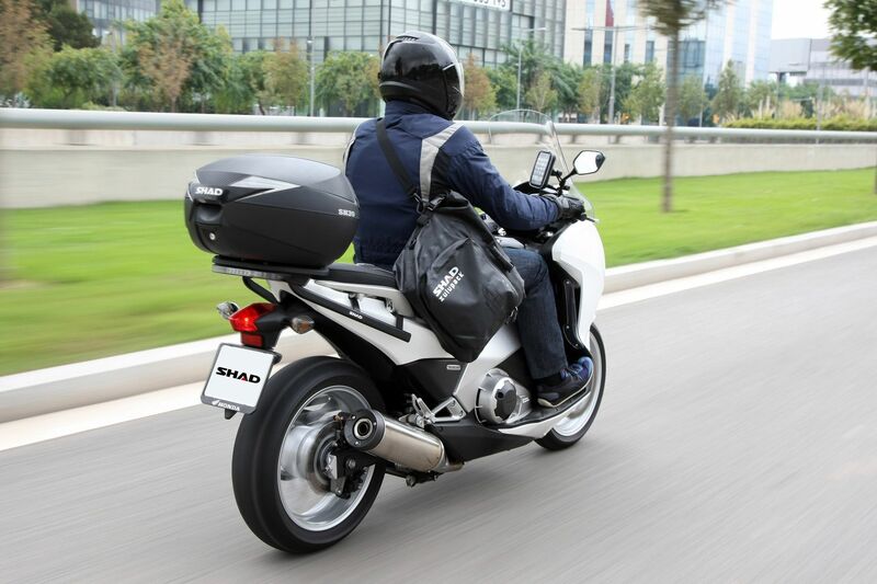 Yamaha T-Max 560 Tech Max [SHAD] - SH39 Topcase schwarz 3kg 39L