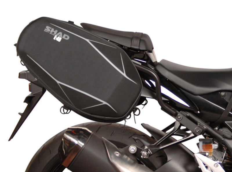 Suzuki Gsr 750 [SHAD] - Sidoväskhållare Suzuki