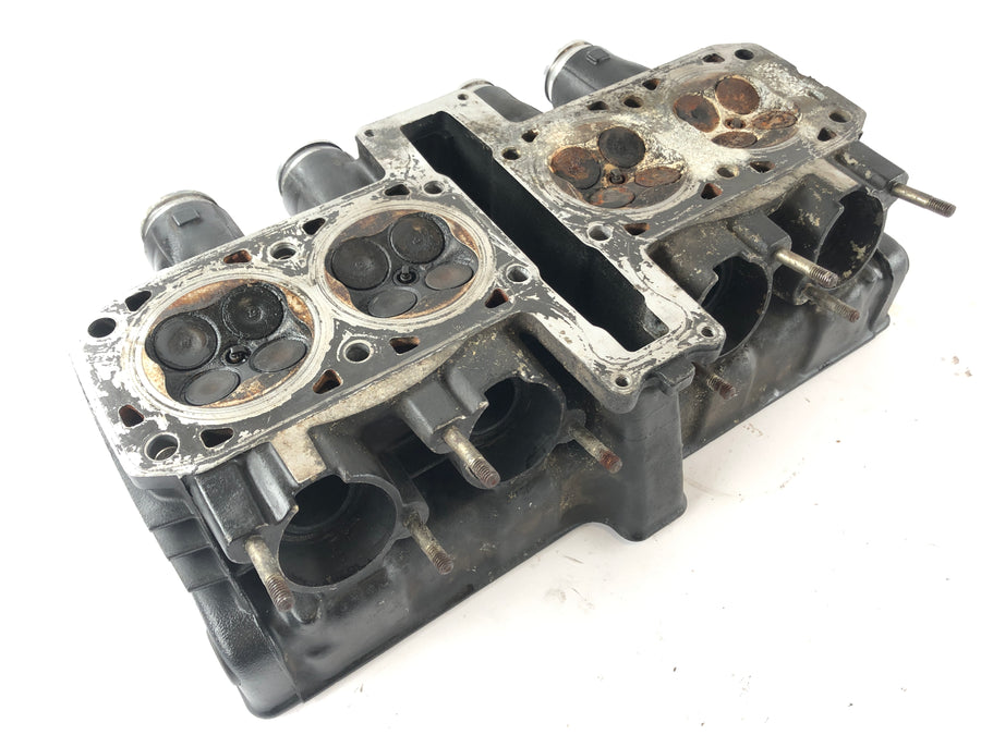 Kawasaki GPZ 550 [KZ550D] - Cylinderhuvud