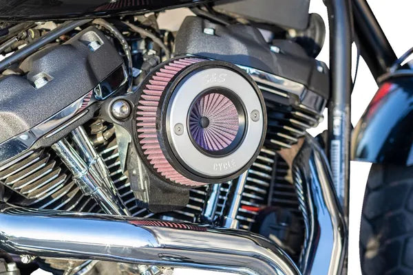 Harley-Davidson FXFB 1750 Softail Fat Bob 107 [2021] - Air Stinger Stealth Luftfiltersatz – Oberfläche: Schwarz, Verchromt – Bild 12