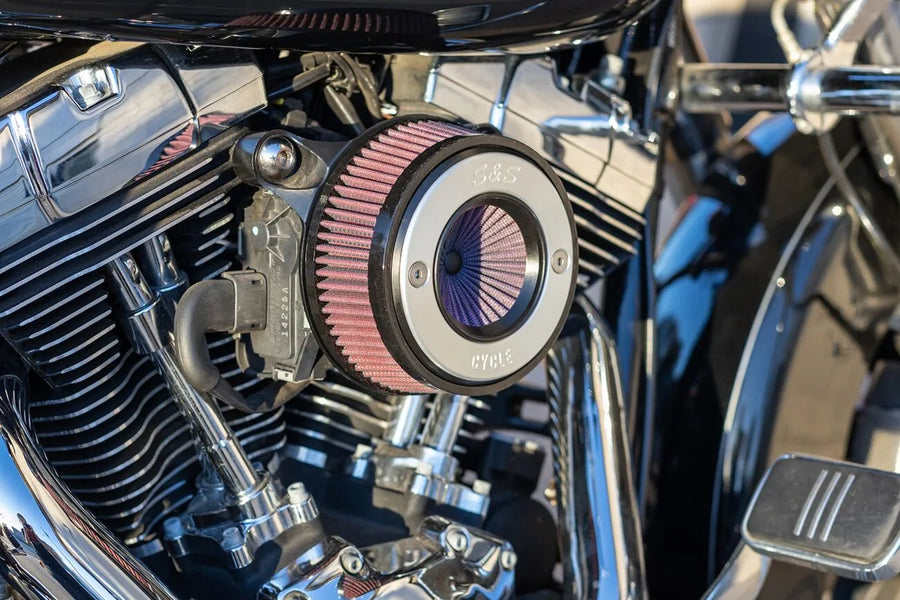 Harley-Davidson FLSTSE2 1800 Softail Convertible CVO [2011] - Air Stinger Stealth Luftfiltersatz – Oberfläche: Schwarz, Verchromt – Bild 7