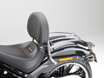 Harley Davidson Softail Fat Boy (Milwaukee -Eight 107/114) [2018] - Driver Sissy Bar med en stor rundad kudde och bagageställ
