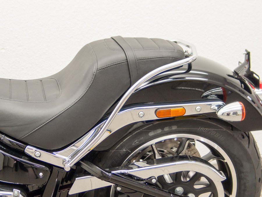 Harley Davidson Softail Low Rider (Milwaukee-Eight 107/114) [2018] - Sitzbankumrandung