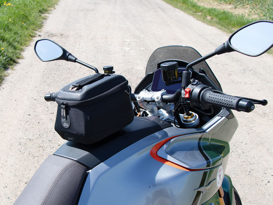 Moto Guzzi V100 Mandello [2022-2025] - Tanking Basic inklusive motsvarighetstankväska