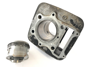 Suzuki DR 250 SJ41A [1982] - Cylinder med kolvar