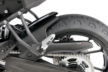 TRIUMPH BONNEVILLE T 120 BLACK [2025] - Bakhjulsskydd | Matt svart | PUIG 7048J