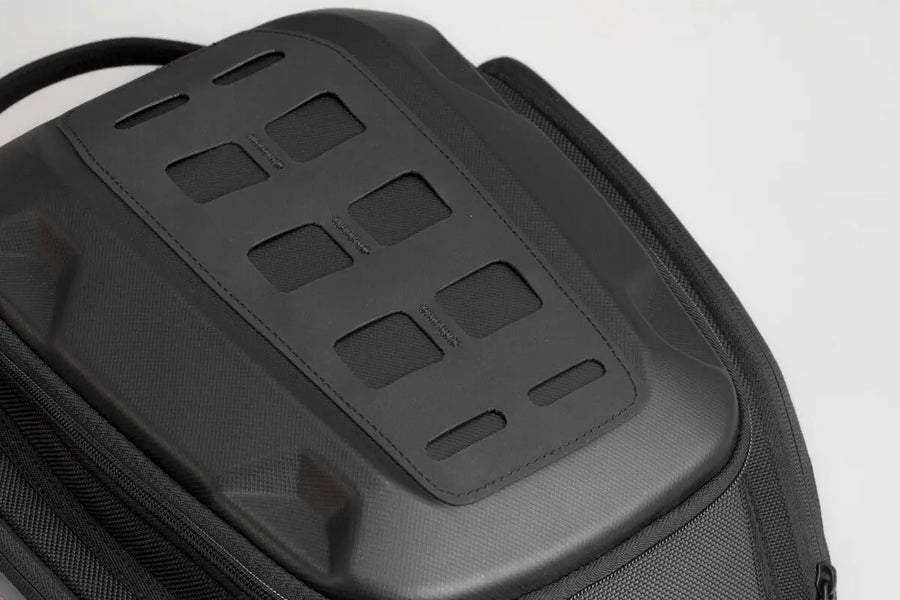 ducati monster 937 [SW-MOTECH] – PRO Enduro Tankrucksack mit Gurten (12–15 Liter)