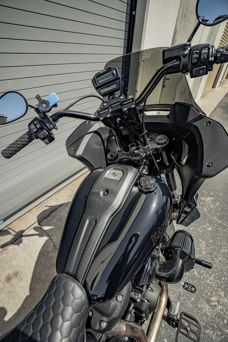 Harley Davidson FXLRS [SLYFOX] - Kolfiberinstrumentbräda