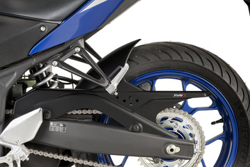 YAMAHA YZF-R3 [2025] - Bakhjulsskydd | Carbon look | PUIG 8558C