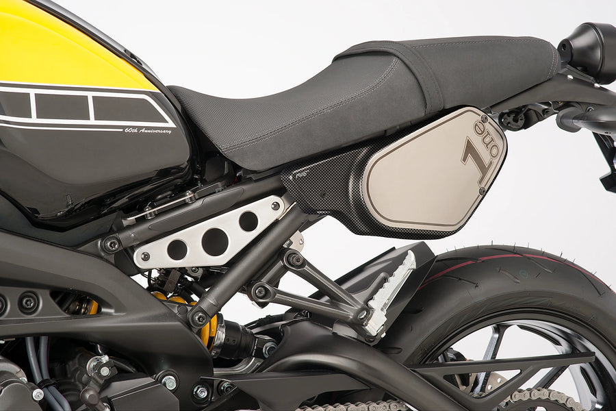 YAMAHA XSR 900 [2019] - Retro sidokåpor | Carbon look | PUIG 8563C