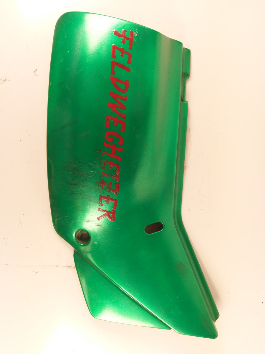 Suzuki DR 650 SP42B - Siddel på höger plast