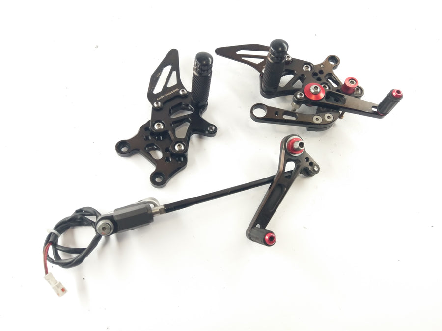 Aprilia RSV4 1000 RK [2010] - Footrest System MTP Racing med byte klockor Quickshifter