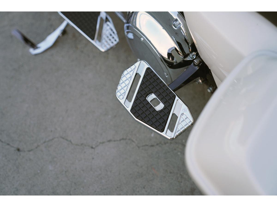Harley Davidson Touring [1985-2025] -Peedliner Passenger TreadMear Chrome