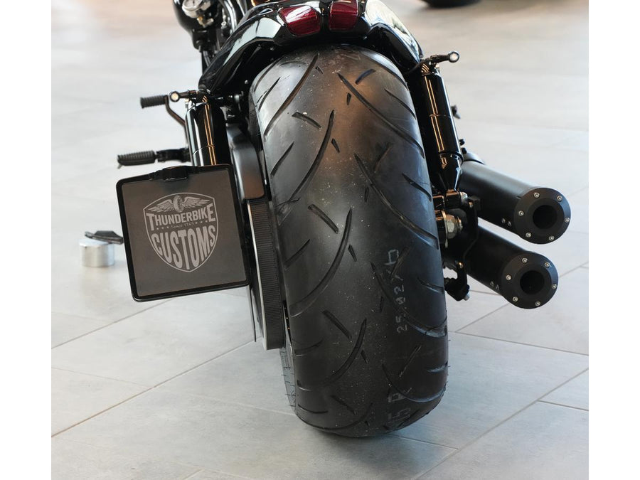 Harley Davidson V-Rod [2002-2017] -mediumstorlek av registreringsskyltar per sidmontering