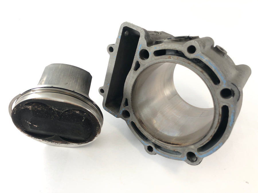 Husqvarna SMR 570 [2003] - Cylinder med kolvar