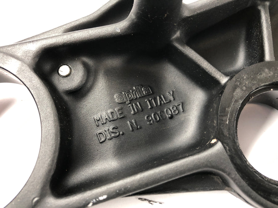 Aprilia RST 1000 Futura [2004] - gaffelbron ovan