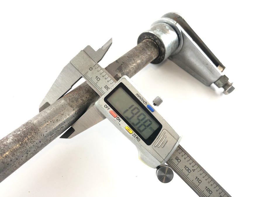 Honda CB 900 F SC01 [1981] - Hinterachse mit Kettenspanner