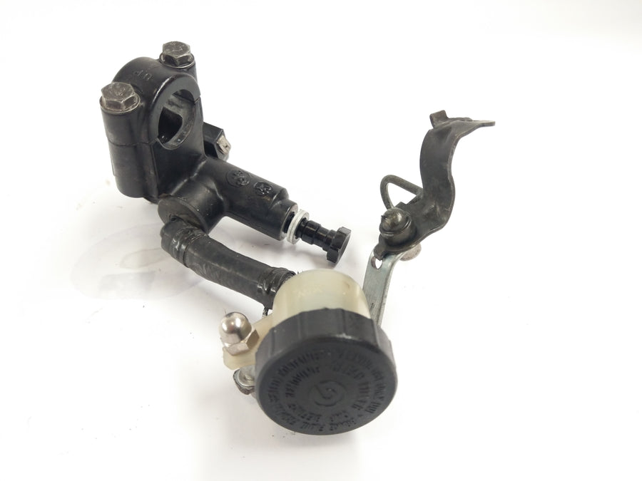 Yamaha YZF 750 R 4HN [1995] - Bromspump framför