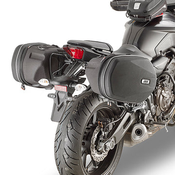 Yamaha MT 07 [GIVI] - Spacer för EASYLOCK sadelväskor eller sadelväskor det är möjligt