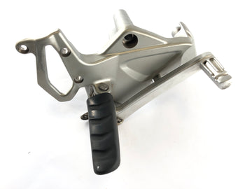 BMW F 800 ST [2006] - Footrest System till höger med bromspedal