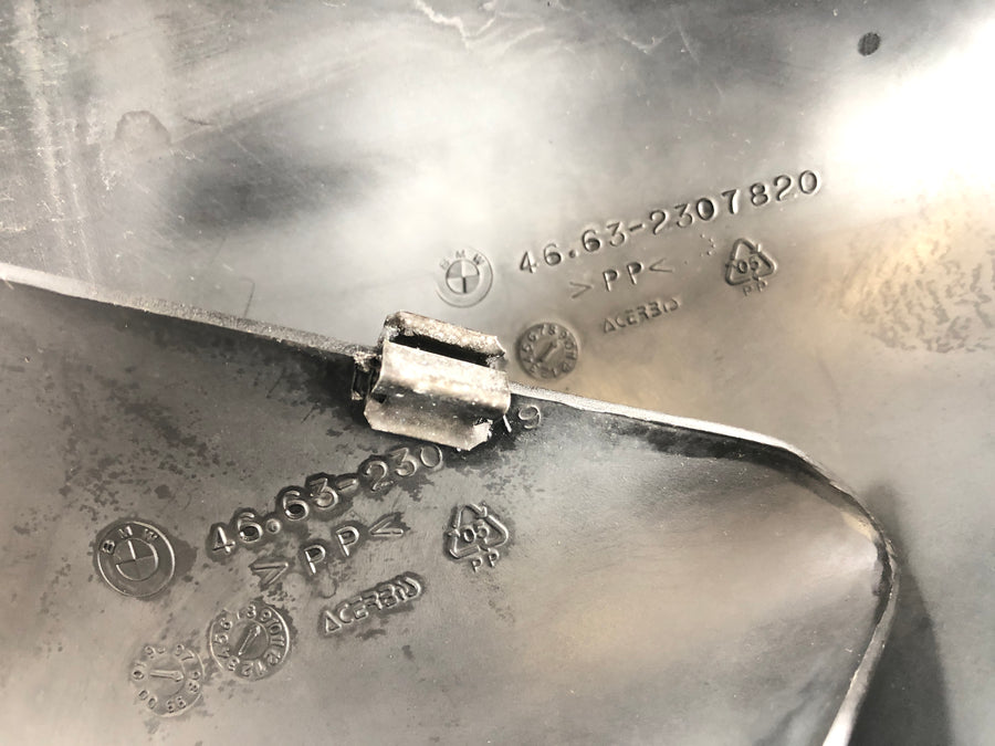 BMW K 1200 RS Type 589 [1999] - Air Guide for Radiator Fan Höger vänsteruppsättning