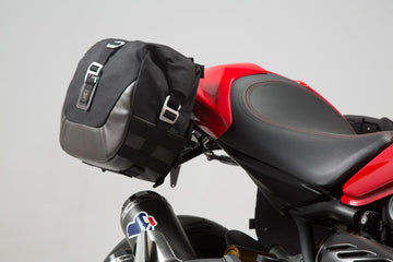 Ducati Monster 1200 [2017-2020] - Legend Gear LC1 & LC2 Seitentaschensystem Black Edition – Bild 1