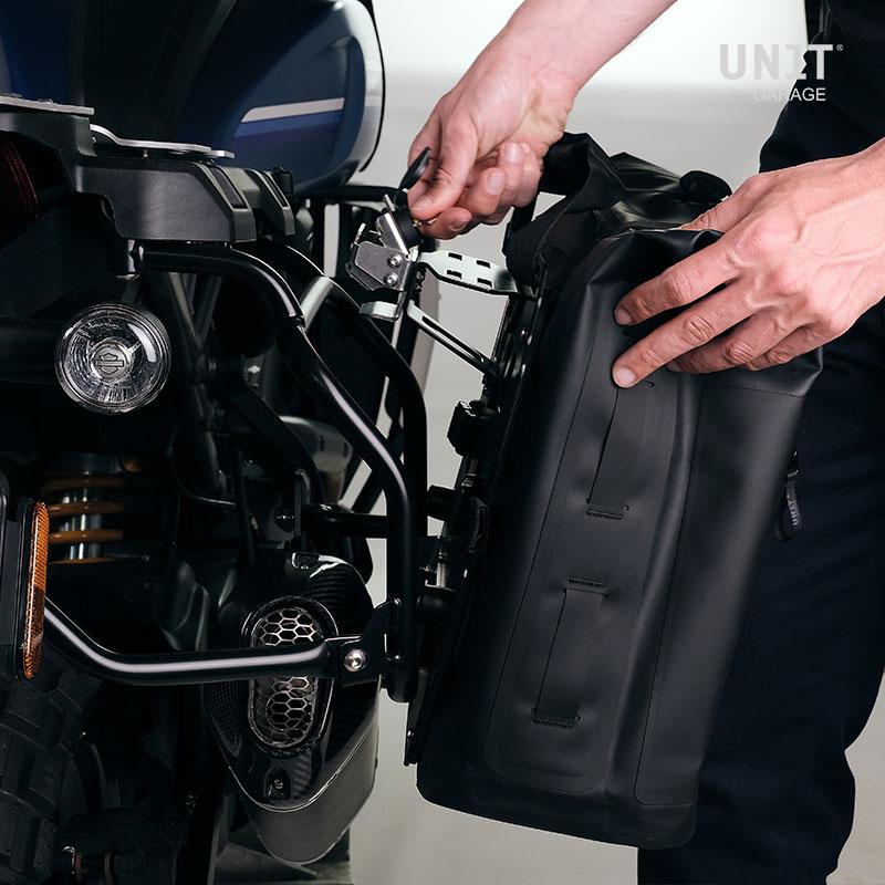 BMW R 850 R / R 1100 R [1993-2002] - Khali TPU-Seitentasche 35–45L mit Alu-Platte für die Auspuffseite