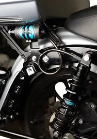 Harley-Davidson FLHX 1923 Street Glide Solo 117 [2026] - REVO ARC Remote Reservoir FL spoleupphängning - Yta: Klar - Art.nr. 1310-1936 – Bild 7