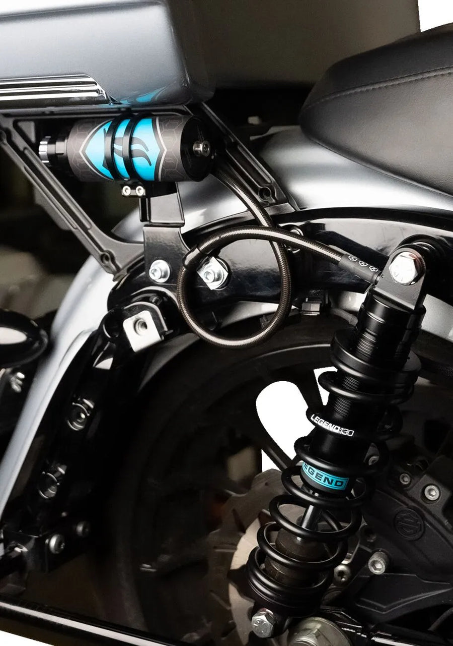 Harley-Davidson FLHXSE 1977 Street Glide CVO 121 [2025] - REVO ARC Remote Reservoir Außenbefestigung – Bild 1
