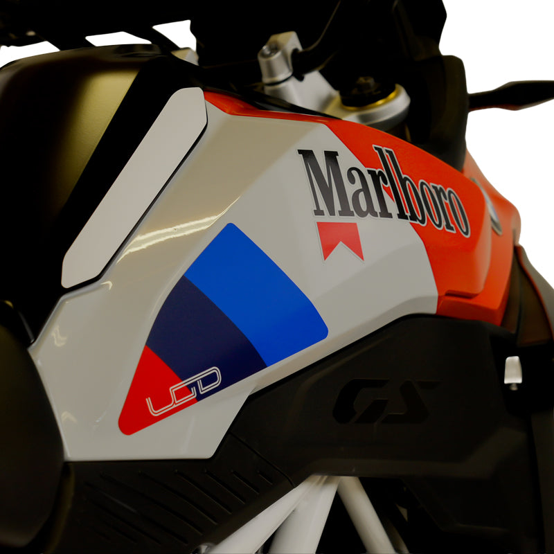 BMW F 450 GS [2026-] - Paar Tankschutzaufkleber in Motorsportfarben + weiße Aufkleber
