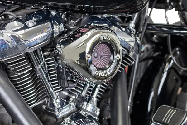 Harley-Davidson FLHTCUTG 1868 Tri Glide Ultra 114 [2023] - Air Stinger Stealth Luftfiltersatz – Oberfläche: Verchromt – Bild 10