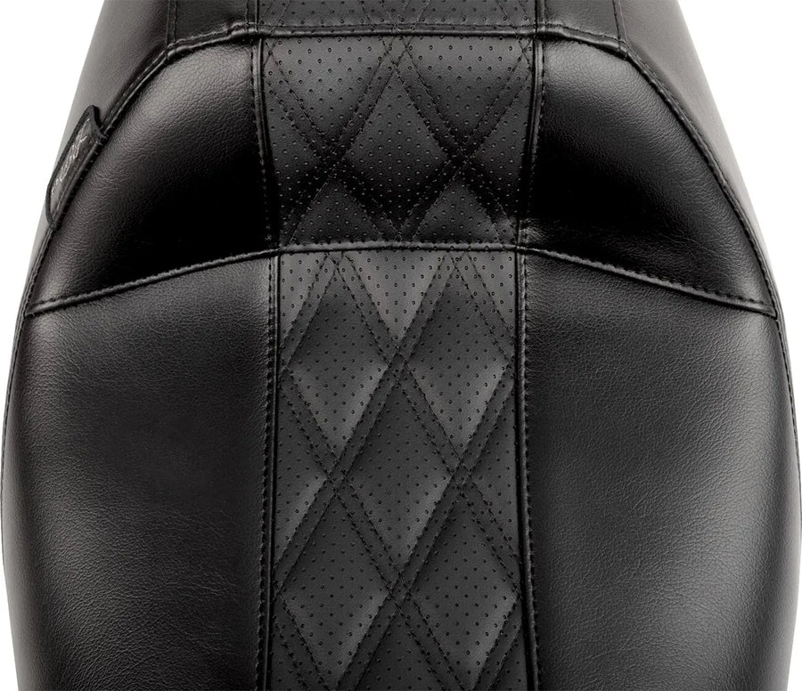 harley davidson flhxse [LE PERA] – Outcast sits