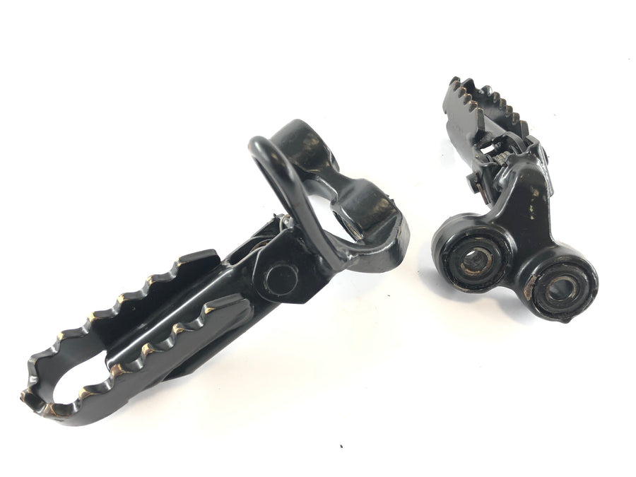Suzuki DR 800 S SR42B [1991] - Fahrerfußrasten rechts und links