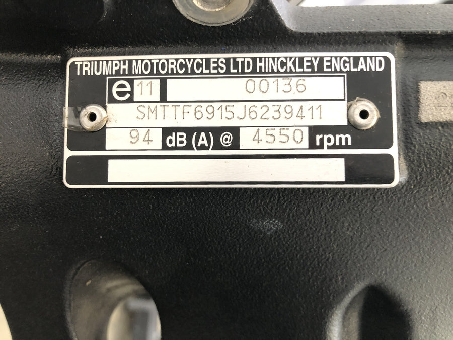 Triumph Sprint St 1050 [2005] - Ram med papper