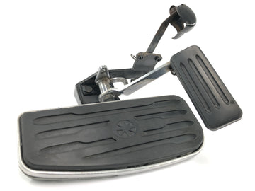 Yamaha XV 1600 Wild Star VP08 [2002] - Trittbrett Fahrer Fußplatte Fußraste vorne rechts mit Bremspedal