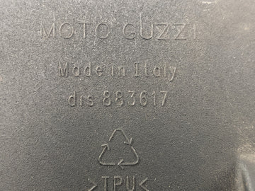 Moto Guzzi Stelvio 1200 8V [2016] - Batterifack gummibatterilåda med avlopp - 0