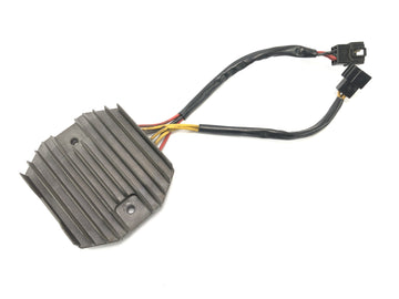 Triumph Speed Triple 1050 515NJ [2007] - Spänningsregulator Likriktare Regulator