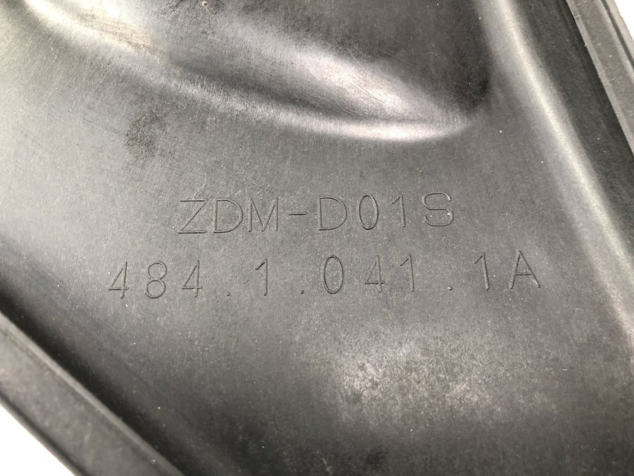 Ducati 999 H4 [2003] - Air Investment Channel med en Auagleich -behållare till vänster