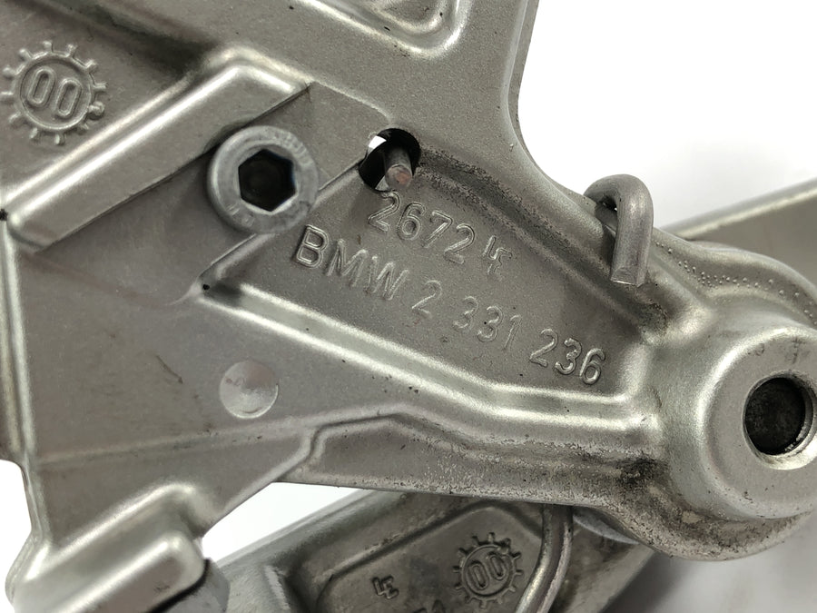 BMW R 1100 S R2S [2000] - Fußrastenanlage Fahrer rechts Fußraste mit Bremshebel und Halterung