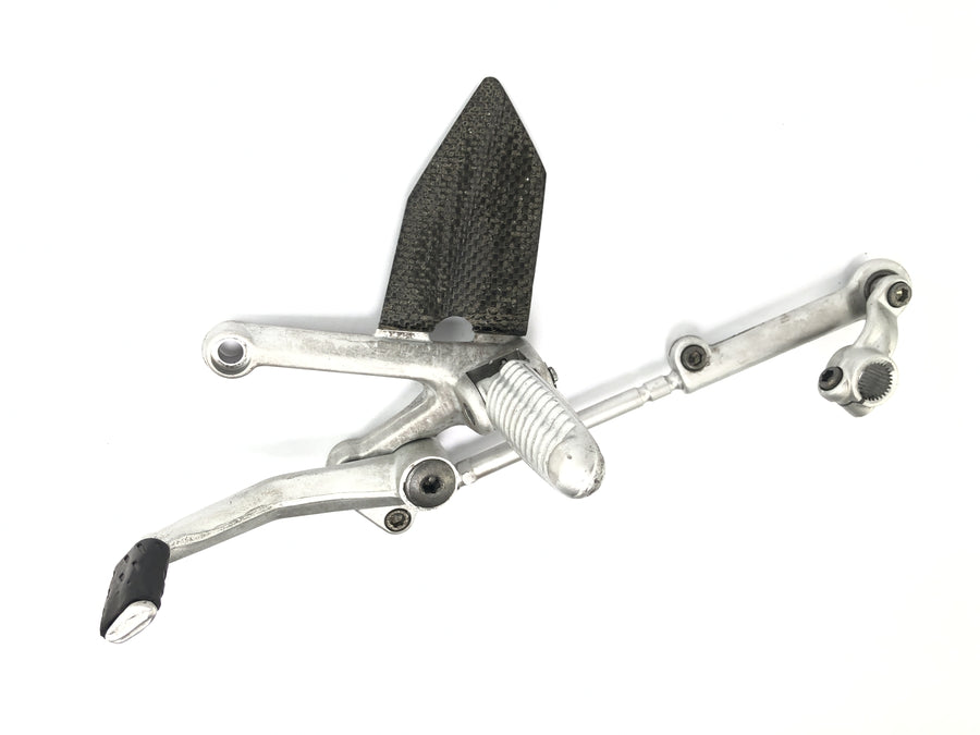 Ducati 999 H4 [2003] - Fahrerfußraste links mit Schaltgestänge und Schalthebell Fußrastenanlage