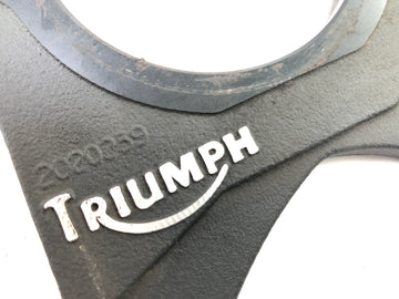 Triumph Daytona 955i T595 [1999] - bromsförankringskyltplatta - 0