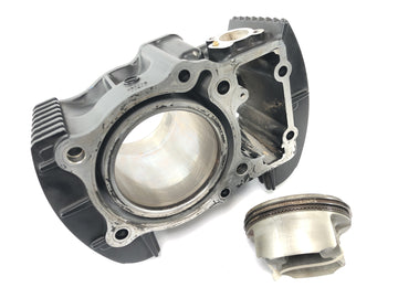 Suzuki VZ 1500 WVCU [2011] - cylinder med kolvcylinder fram