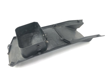 Moto Guzzi Stelvio 1200 8V [2016] - Bakre innerpanel underkåpa stänkskydd