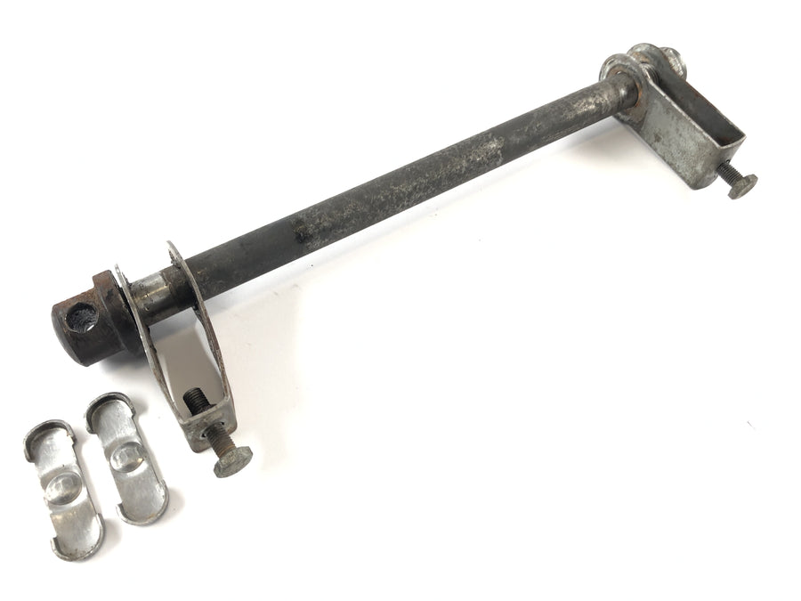 Triumph Bonneville T140V [1976] - Hinterachse Achse mit Kettenspanner