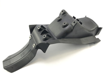 Husqvarna SM 630 A4 [2010] - Heck under interiörskälsbeklädnadsskydd