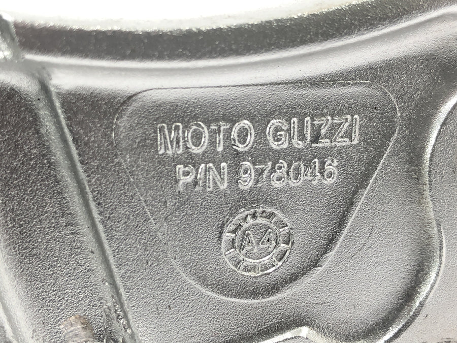 Moto Guzzi Stelvio 1200 8V [2016] - Fußrastenanlage rechts Fahrerfußraste und Soziusraste mit Halterung