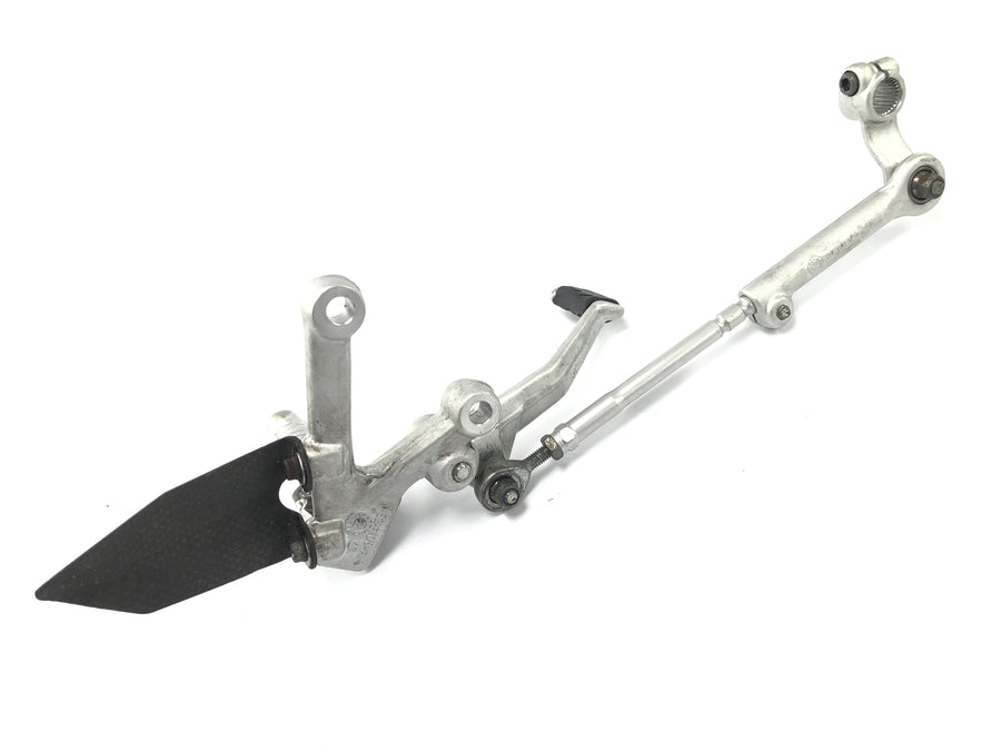 Ducati 999 H4 [2003] - Fahrerfußraste links mit Schaltgestänge und Schalthebell Fußrastenanlage
