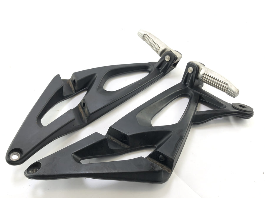 BMW K 1300 R K12S [2014] - Soziusfußrasten links und rechts mit Halter