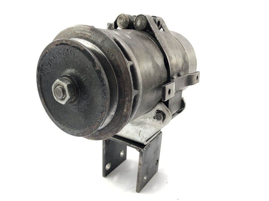 Moto Guzzi V7 Special [1971] - Generator
