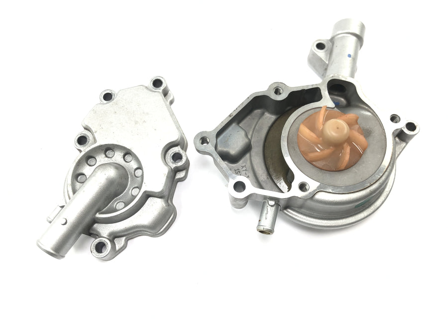 Yamaha WR 125 X DE07 [2010] - Vattenpump kylvätskepump pumphus pumphjul